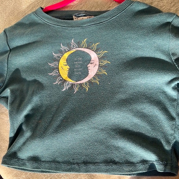 Nikxie top - Picture 1 of 3